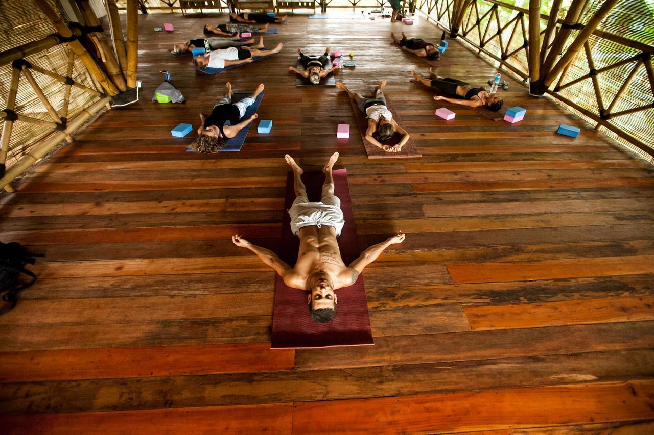 Flowers & Fire Yoga Garden Гили Еър Екстериор снимка
