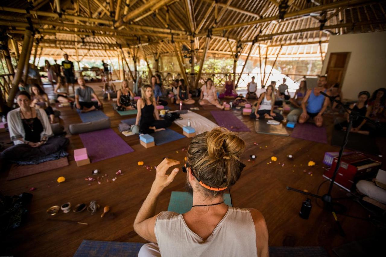 Flowers & Fire Yoga Garden Гили Еър Екстериор снимка
